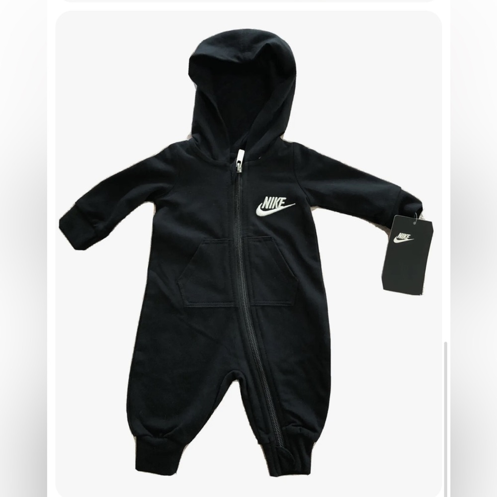 Nike Infant Long Sleeve Zip Up Coverall Hoodie 6M